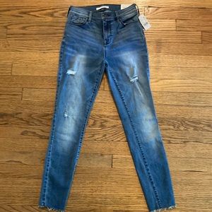 Pacsun high rise new with tags size 23 jegging. Frayed hem. Allen wash.